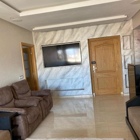 Magnifique Appart F3, Renove, Tres Bien Desservie Casablanca Exterior foto